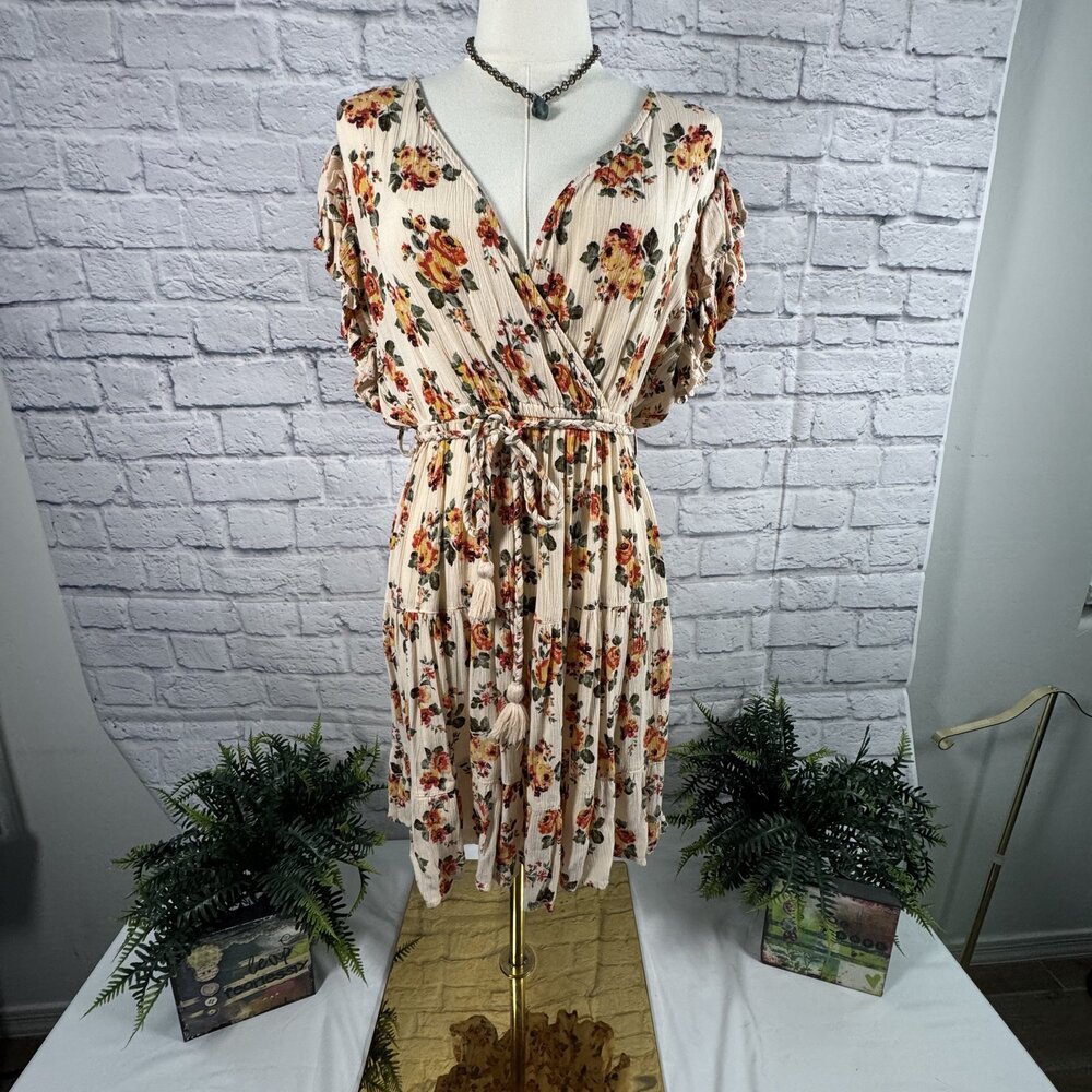 Angie Cream Peach Floral Flutter Sleeve Wrap Mini Dress M 100% Rayon